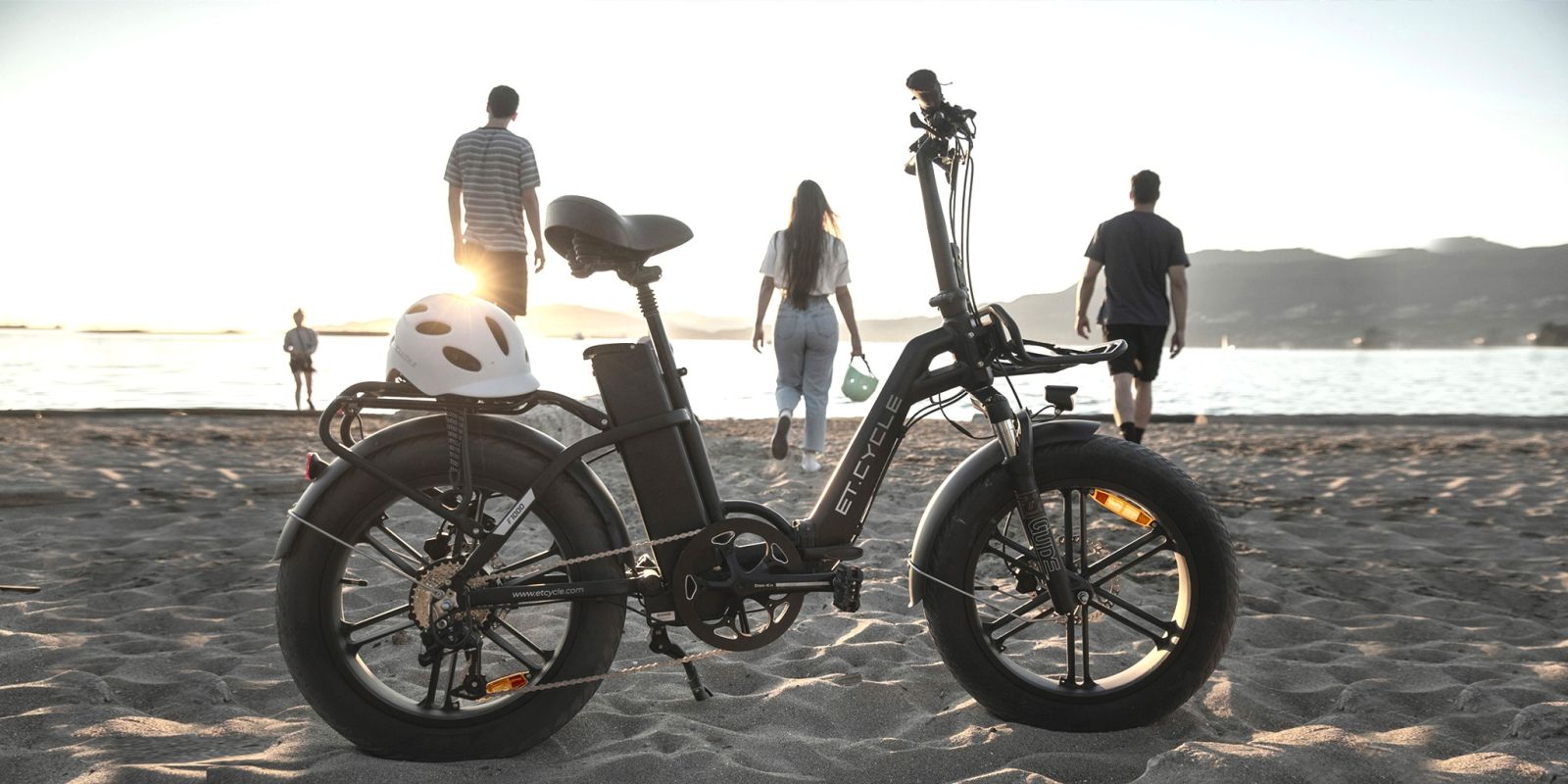 ET.Cycle F1000 Electric Folding Bike on Beach